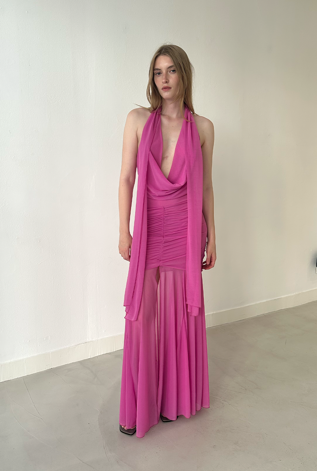 DALI PLUNGE HALTERNECK DRESS